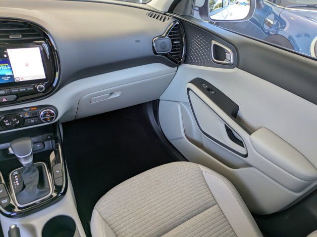 Used 2025 Kia Soul EX image 14
