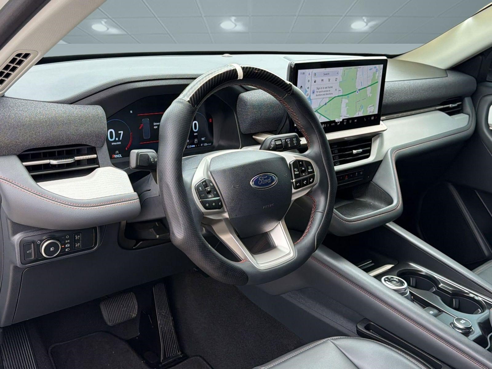 Certified 2025 Ford Explorer Active w/ Active Comfort Package RWD image 4