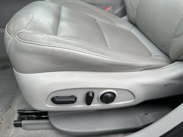 Used 2018 GMC Acadia SLT FWD image 16