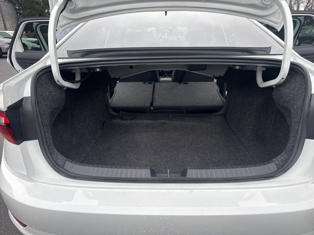 Used 2019 Volkswagen Jetta GLI image 17
