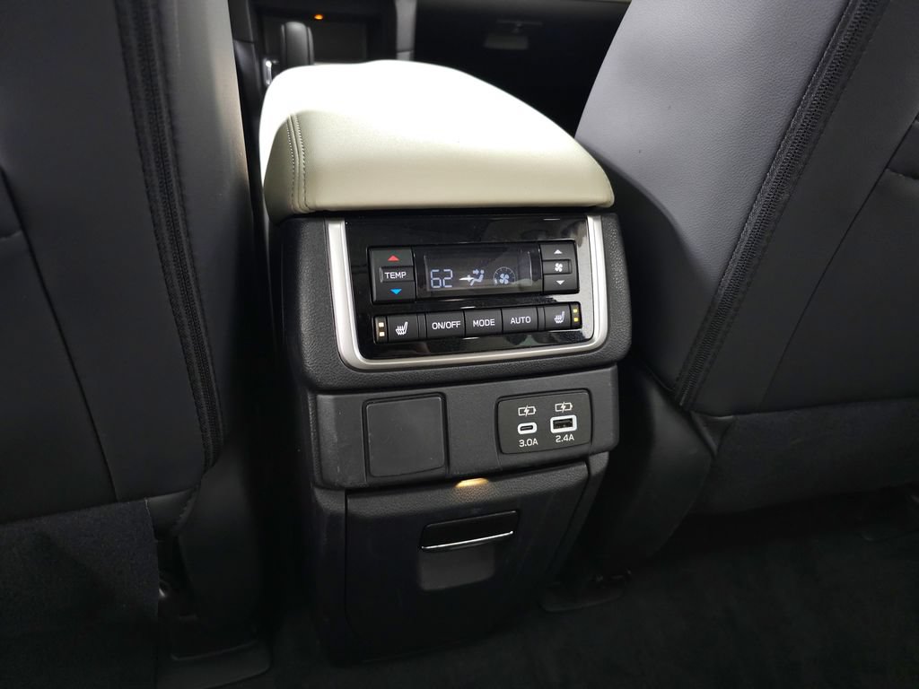 Used 2026 Subaru Ascent Limited AWD/4WD image 32