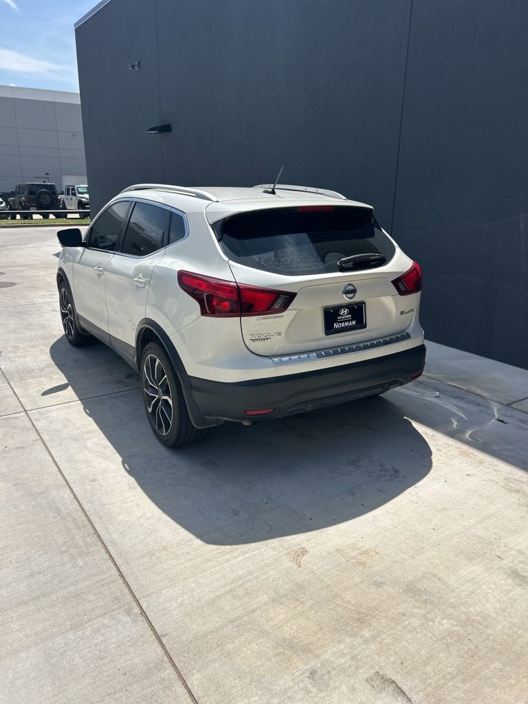 Used 2019 Nissan Rogue Sport SL image 5
