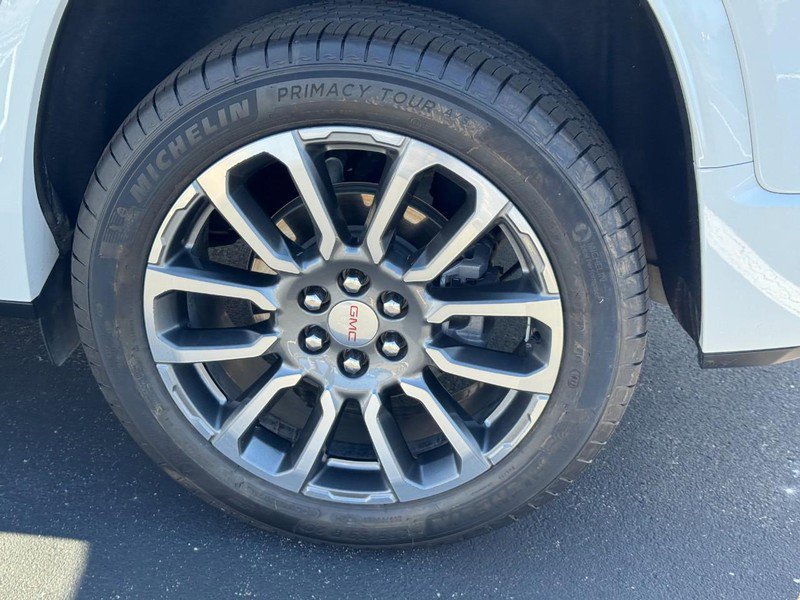 Used 2022 GMC Acadia Denali w/ Denali Technology Package image 7