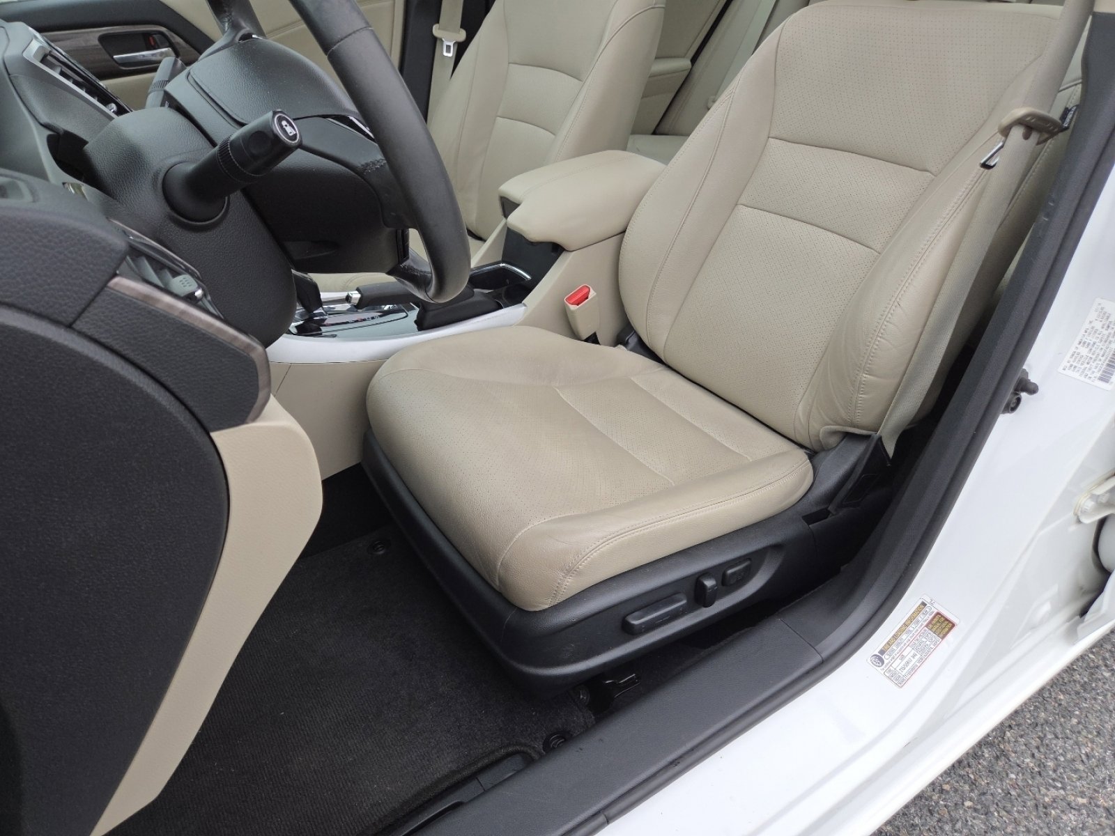 Used 2017 Honda Accord EX-L image 24