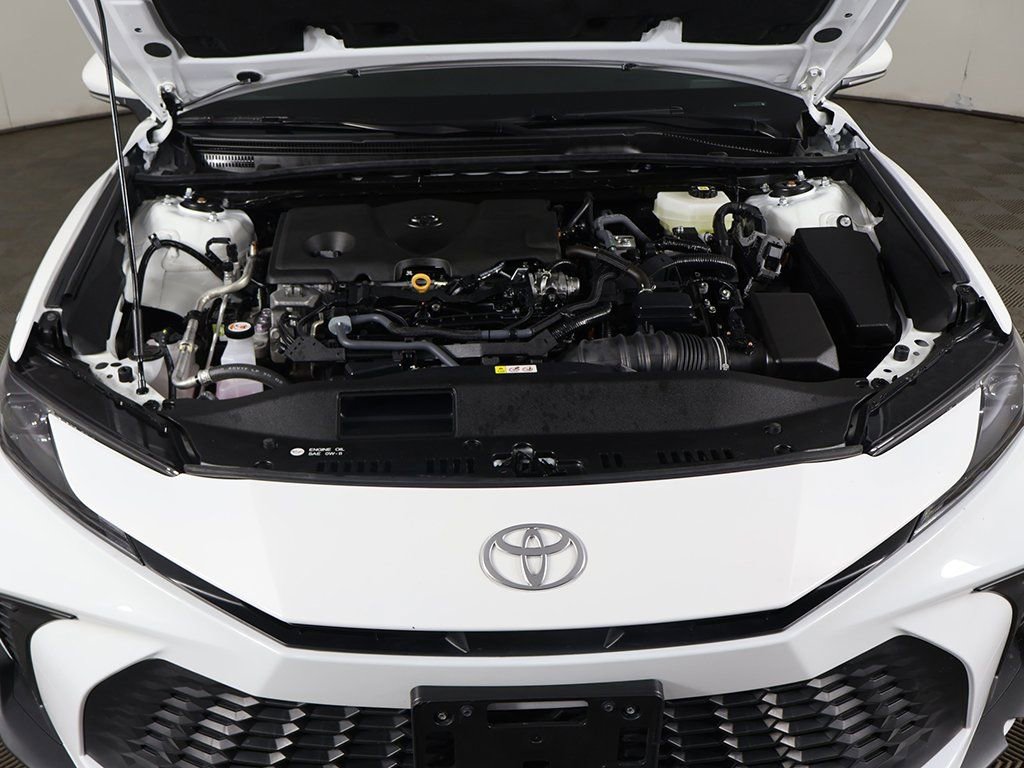 Used 2025 Toyota Camry SE image 17