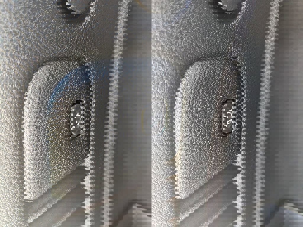 Used 2024 Dodge Durango GT image 9