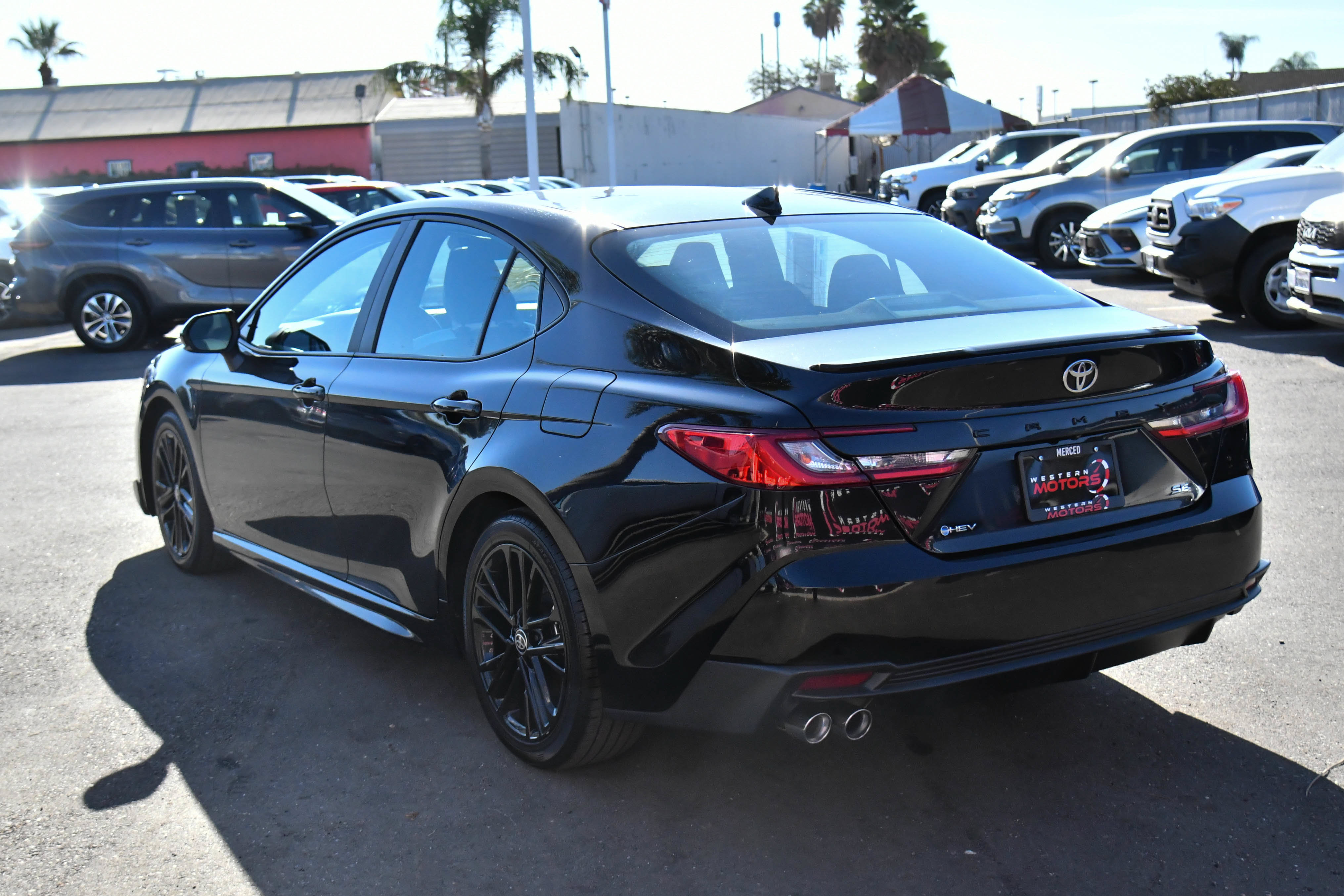 Used 2025 Toyota Camry SE FWD image 6