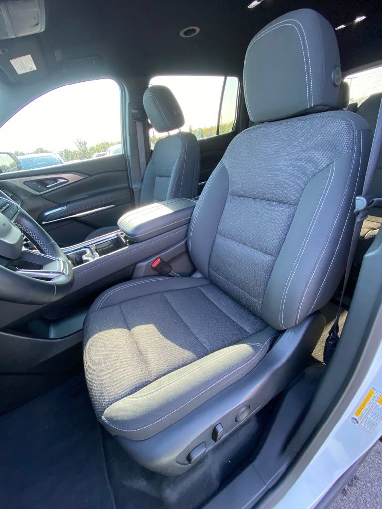 Used 2024 Chevrolet Traverse LT FWD image 10