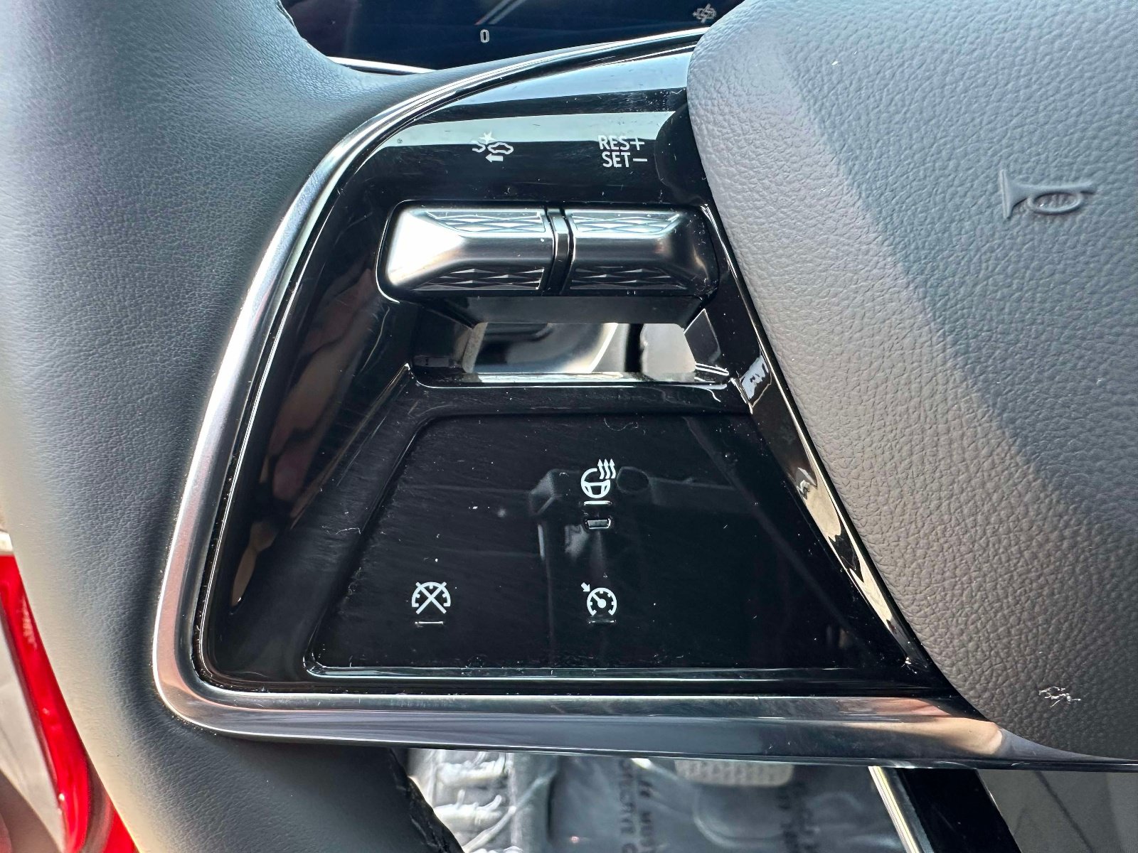 Certified 2025 Cadillac Lyriq Luxury RWD image 18