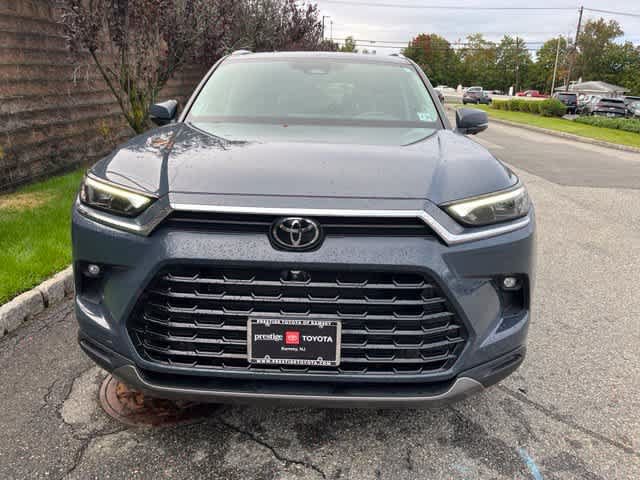 Used 2024 Toyota Grand Highlander AWD image 2