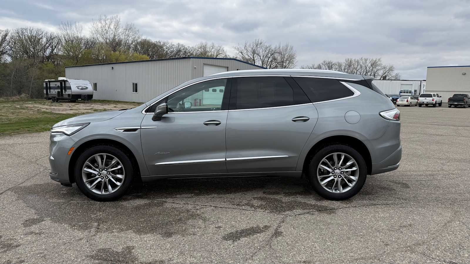 Used 2024 Buick Enclave Avenir w/ Avenir Technology Package AWD/4WD image 6