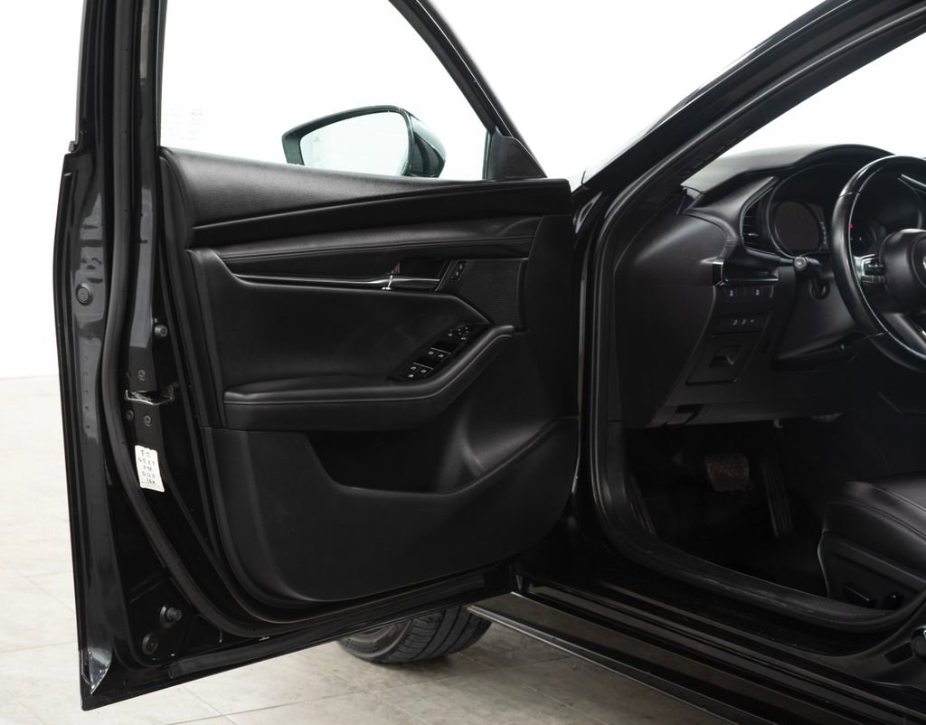 Used 2023 MAZDA MAZDA3 s FWD image 6