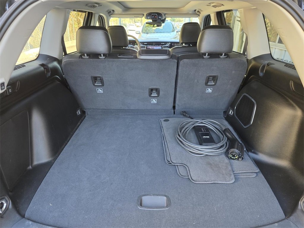 Used 2023 Jeep Grand Cherokee 4WD 4xe w/ Luxury Tech Group II image 16