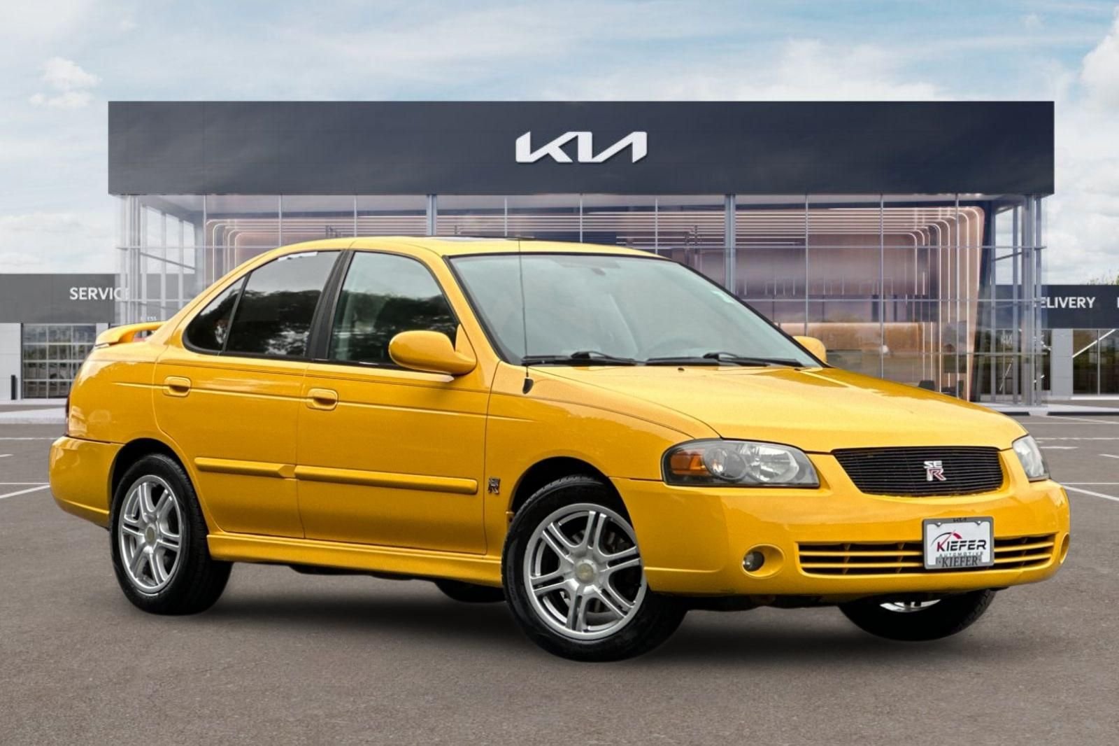Used 2006 Nissan Sentra SE-R w/ (J01) Sunroof Pkg FWD image 2