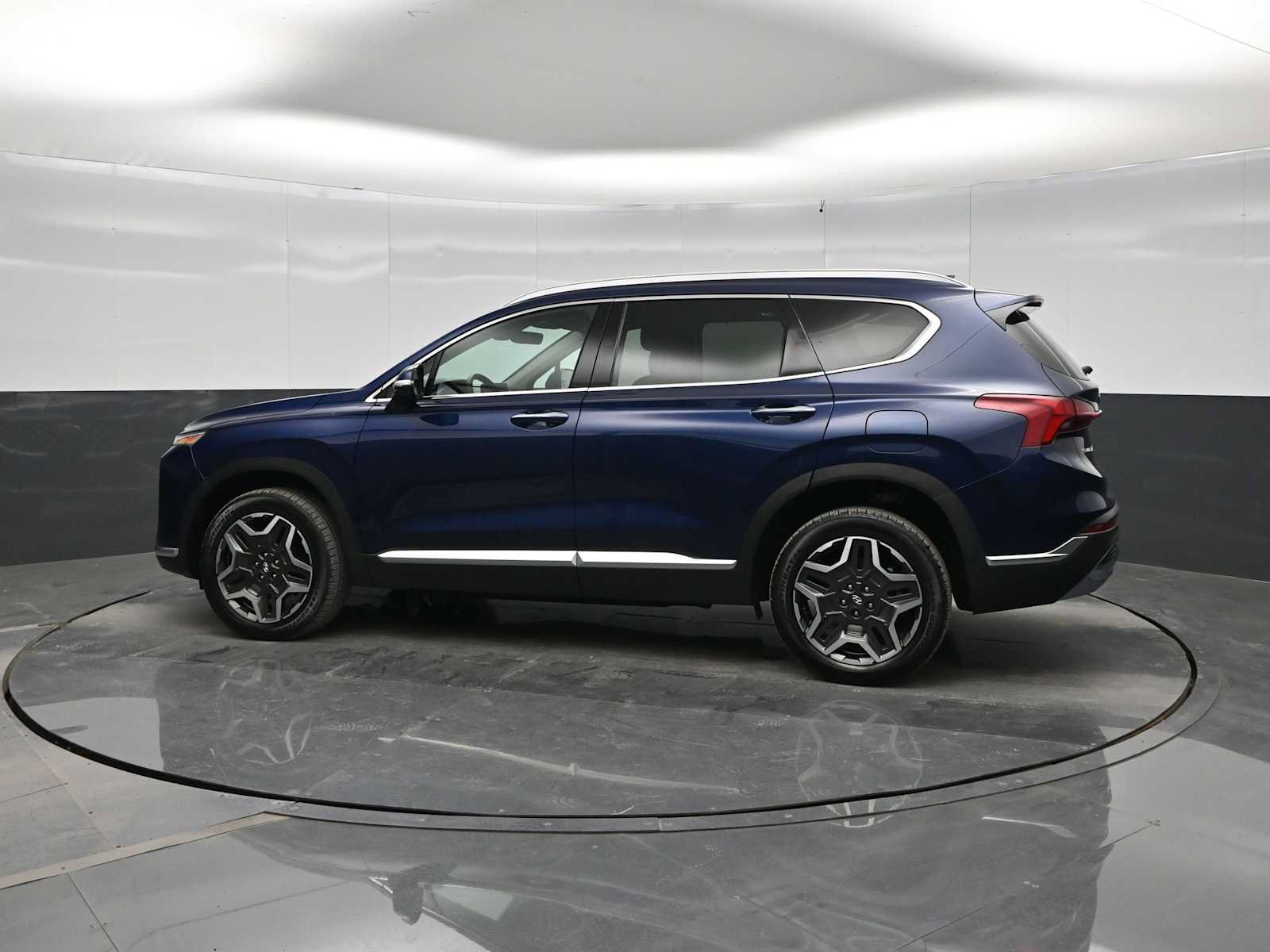 Used 2023 Hyundai Santa Fe Limited w/ Cargo Package AWD/4WD image 5
