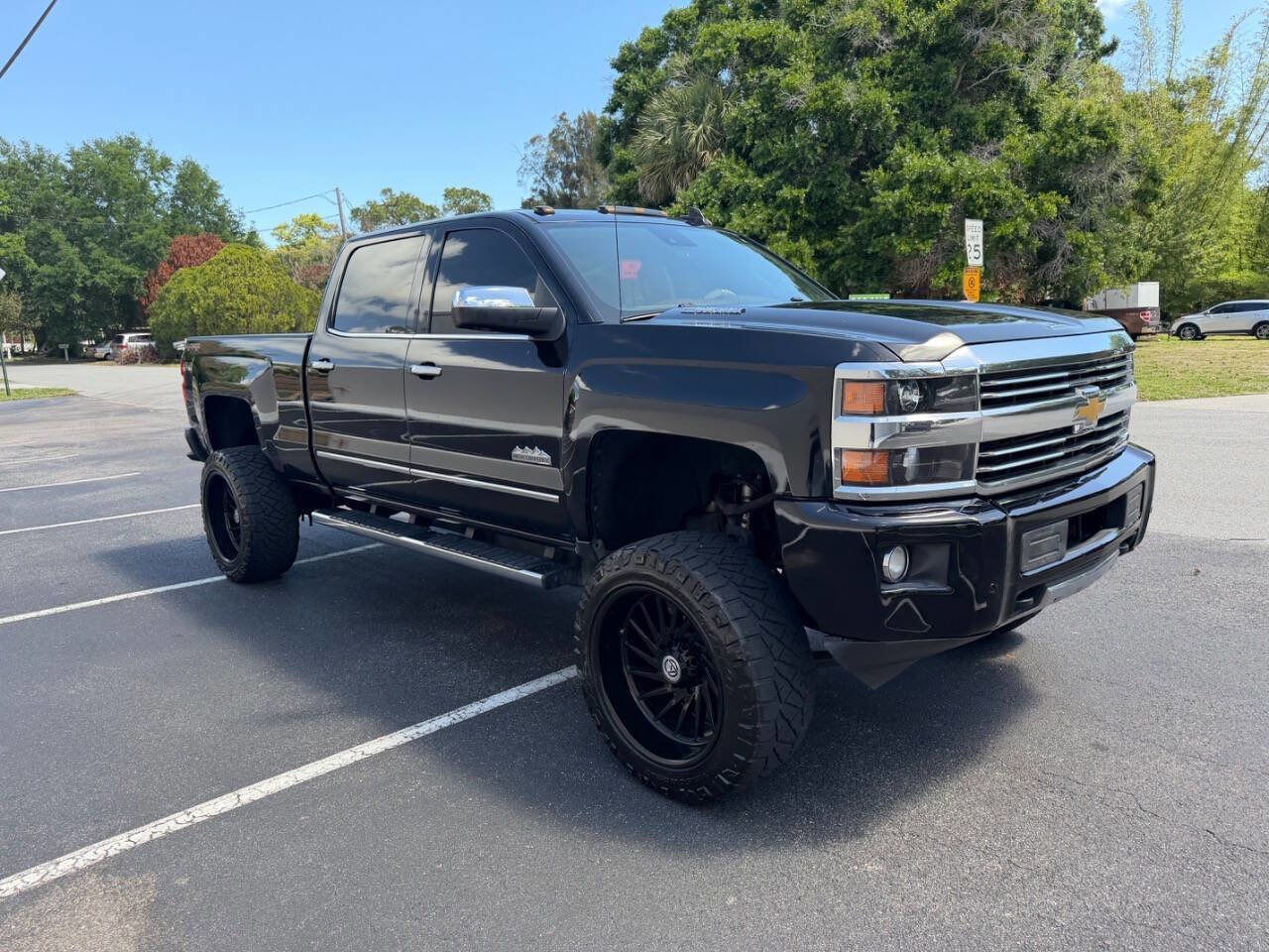 Used 2015 Chevrolet Silverado 2500 High Country w/ Duramax Plus Package image 8
