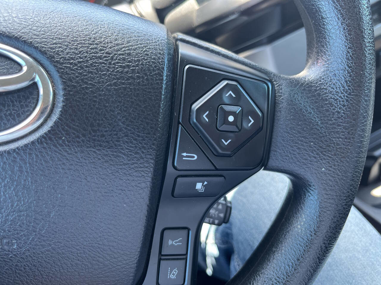 Used 2022 Toyota Tacoma SR image 20