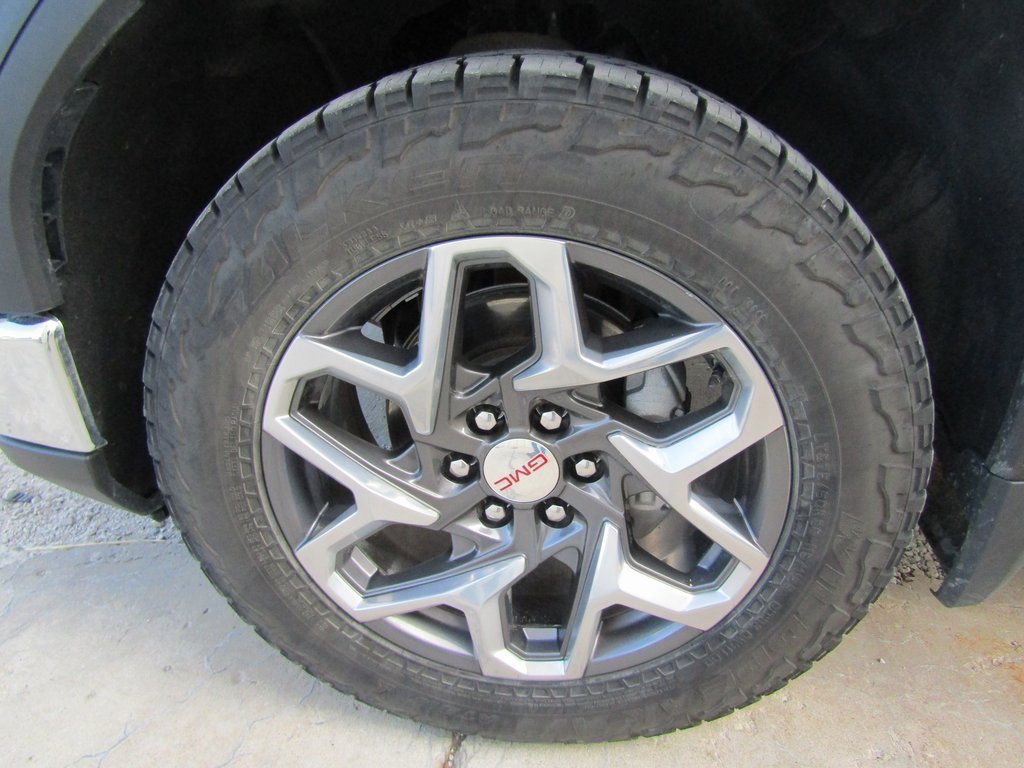 Used 2023 GMC Sierra 1500 SLT image 33