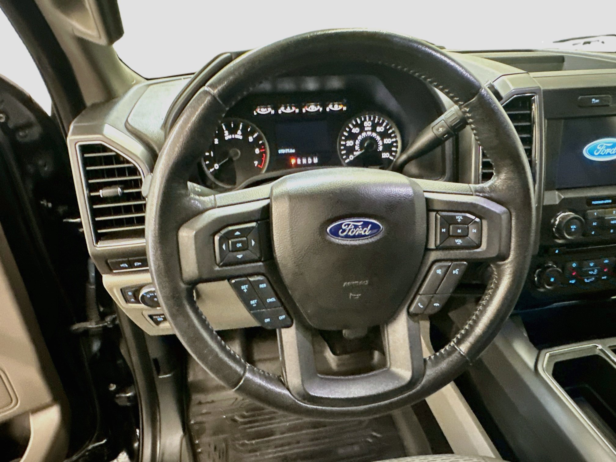 Used 2018 Ford F150 XLT w/ Equipment Group 302A Luxury AWD/4WD image 18
