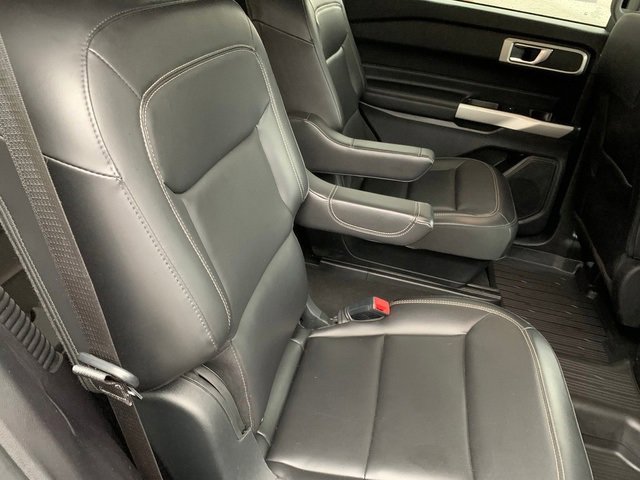 Used 2022 Ford Explorer XLT w/ Equipment Group 202A image 14