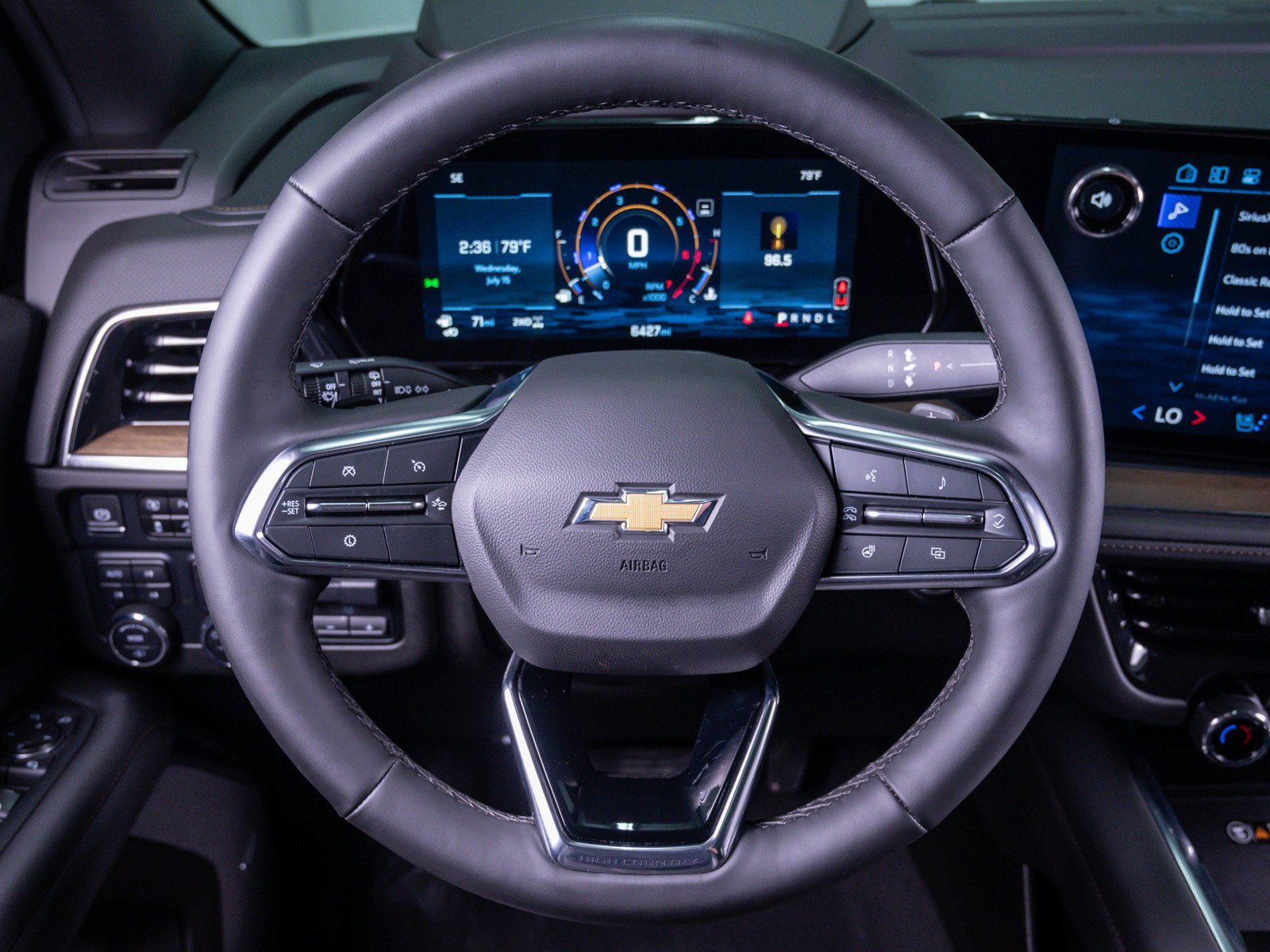 Used 2025 Chevrolet Tahoe High Country AWD/4WD image 17
