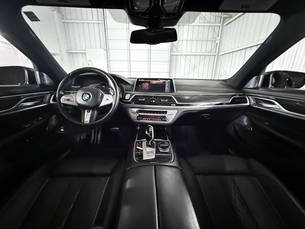 Used 2022 BMW 750i xDrive w/ Luxury Rear Seating Package image 50