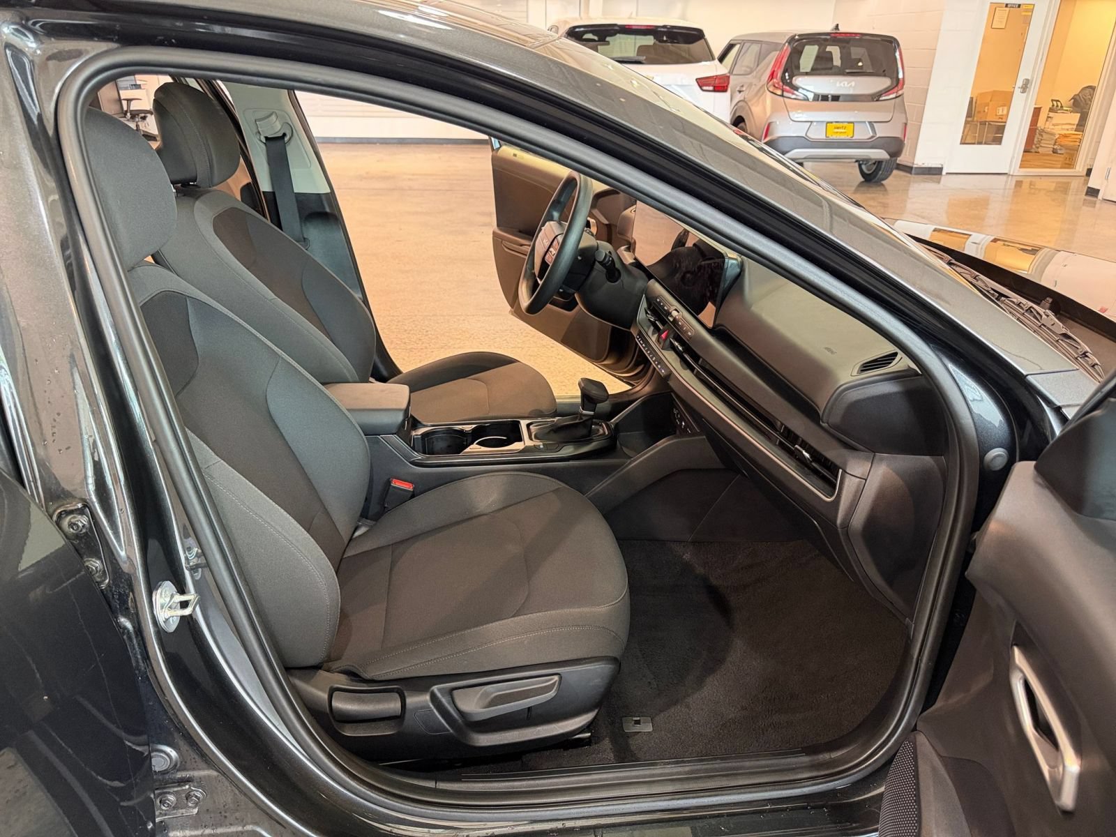 Used 2026 Kia K4 FWD image 35