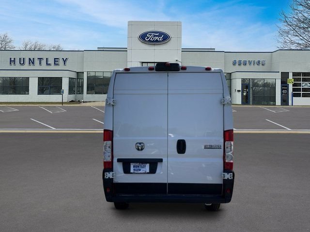 Used 2024 RAM ProMaster 2500 w/ Convenience Group FWD image 7