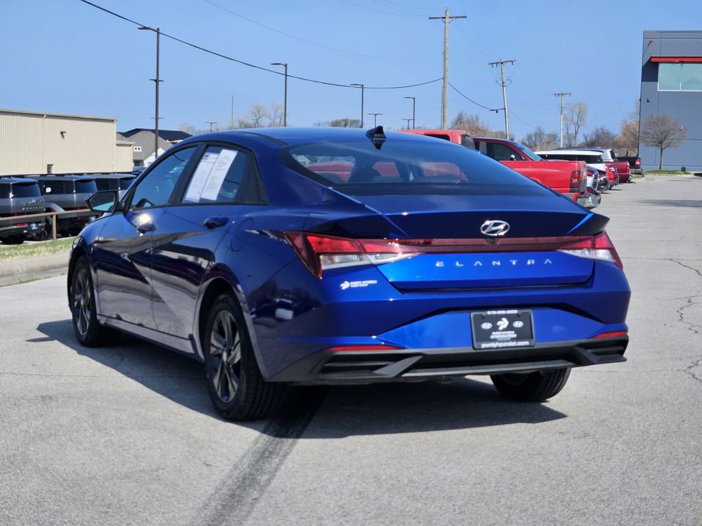 Certified 2023 Hyundai Elantra SEL w/ Cargo Package image 3