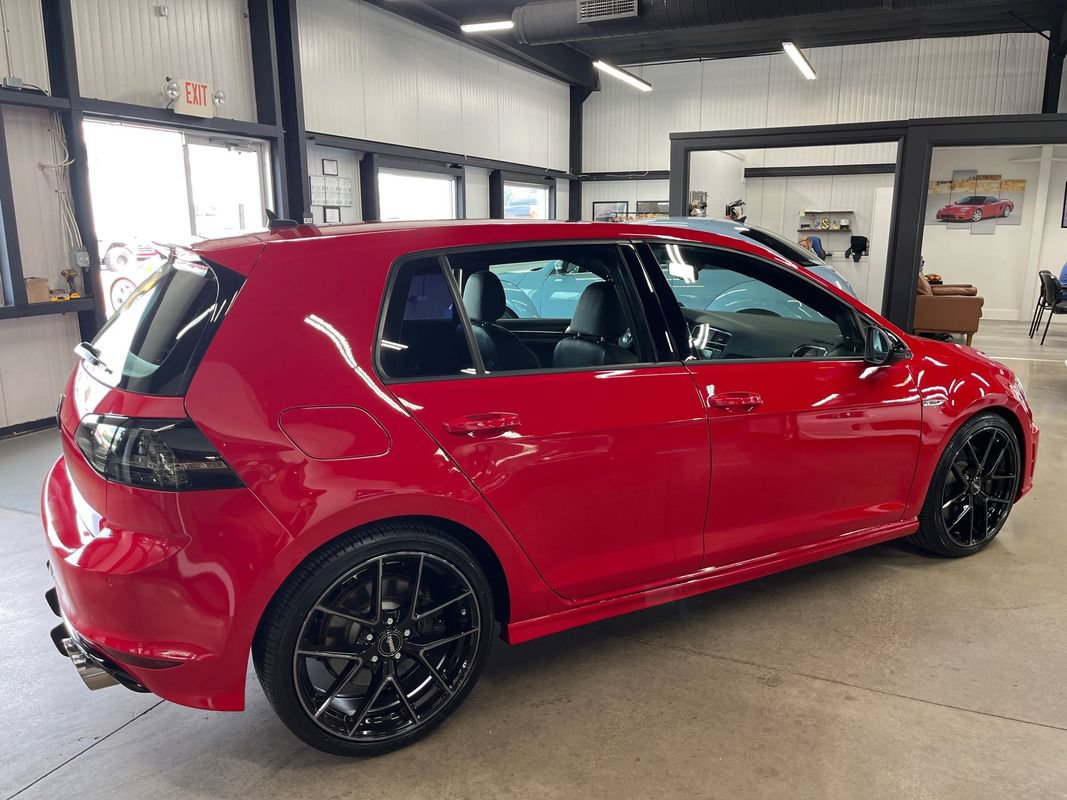 Used 2015 Volkswagen Golf R 4-Door AWD/4WD image 16
