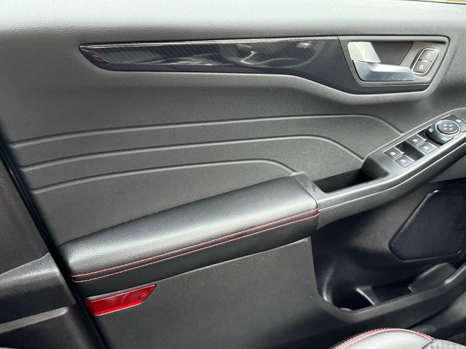 Certified 2023 Ford Escape ST-Line w/ Tech Pack #1 image 30