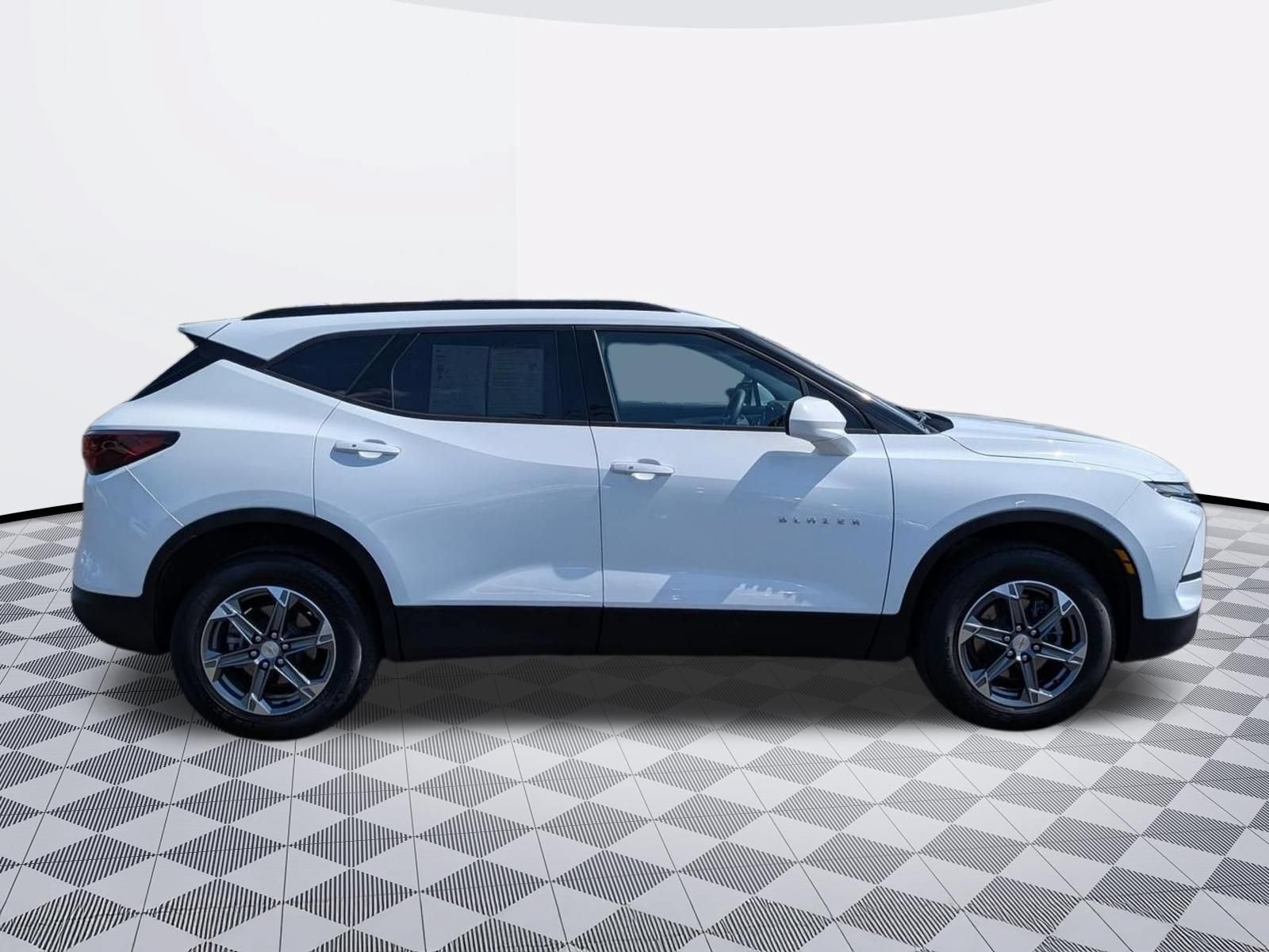 Certified 2024 Chevrolet Blazer LT w/ Convenience Package FWD image 4