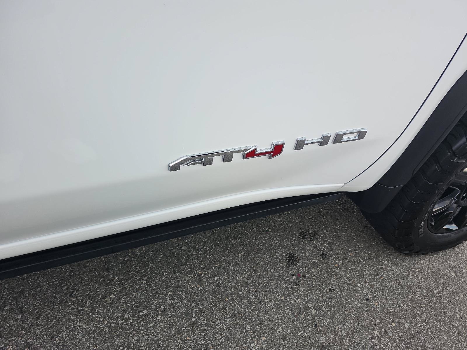 Used 2025 GMC Sierra 2500 AT4 w/ AT4 Premium Plus Package AWD/4WD image 7