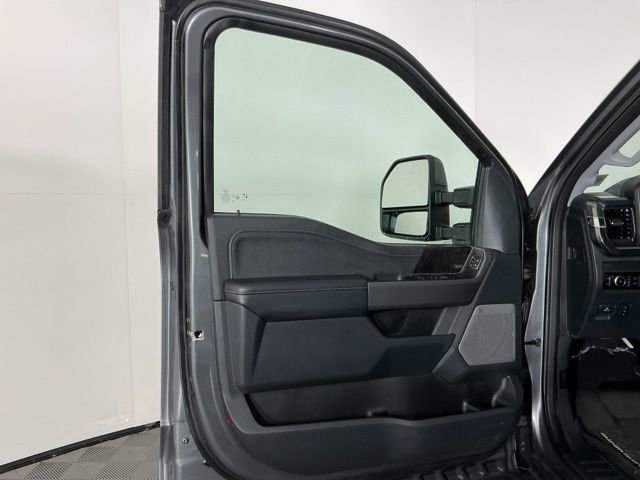 Certified 2025 Ford F350 Lariat w/ FX4 Off-Road Package image 15