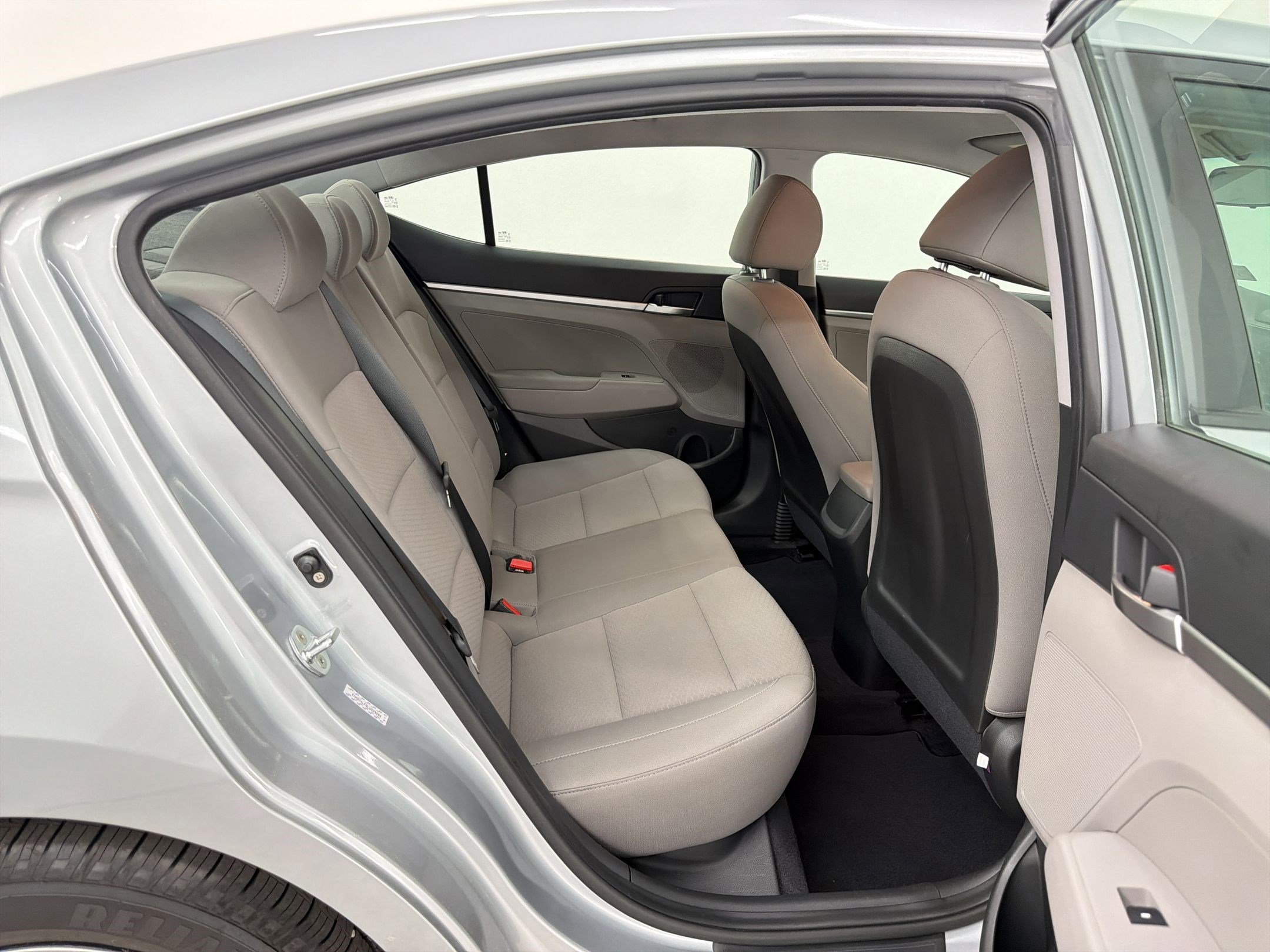 Used 2020 Hyundai Elantra SE w/ Cargo Package (C1) image 25