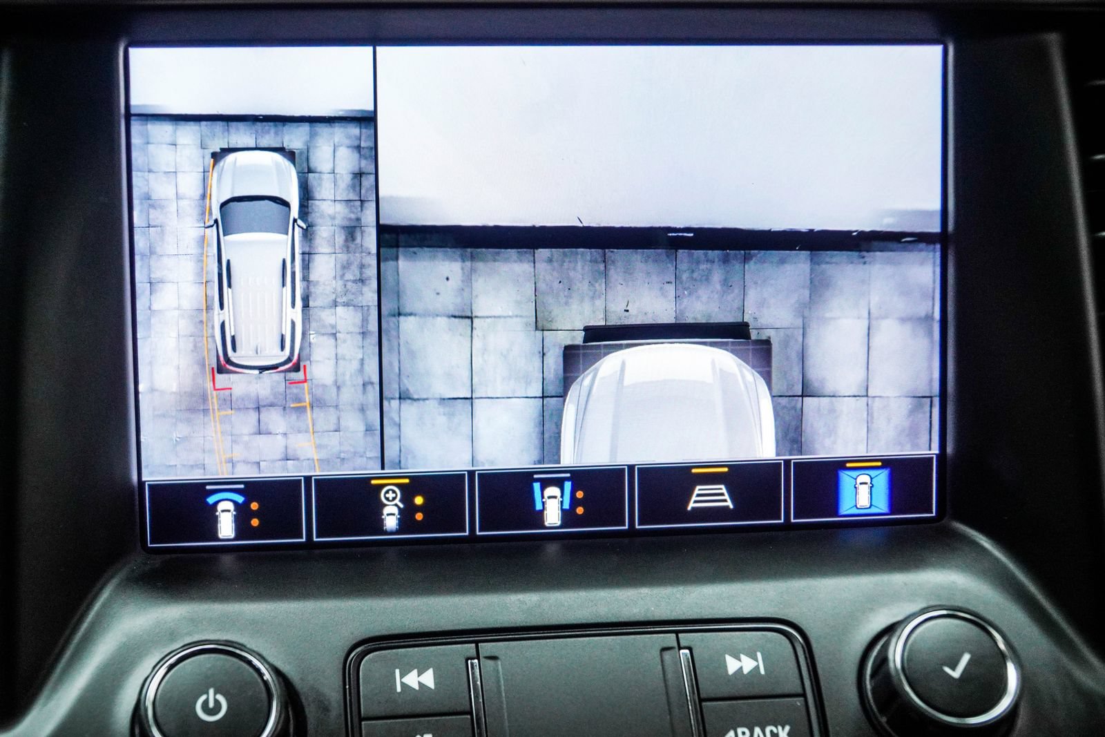 Used 2021 GMC Acadia Denali w/ Denali Technology Package FWD image 35