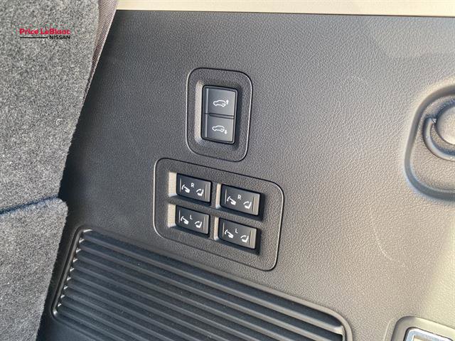 Used 2025 INFINITI QX80 Sensory image 11