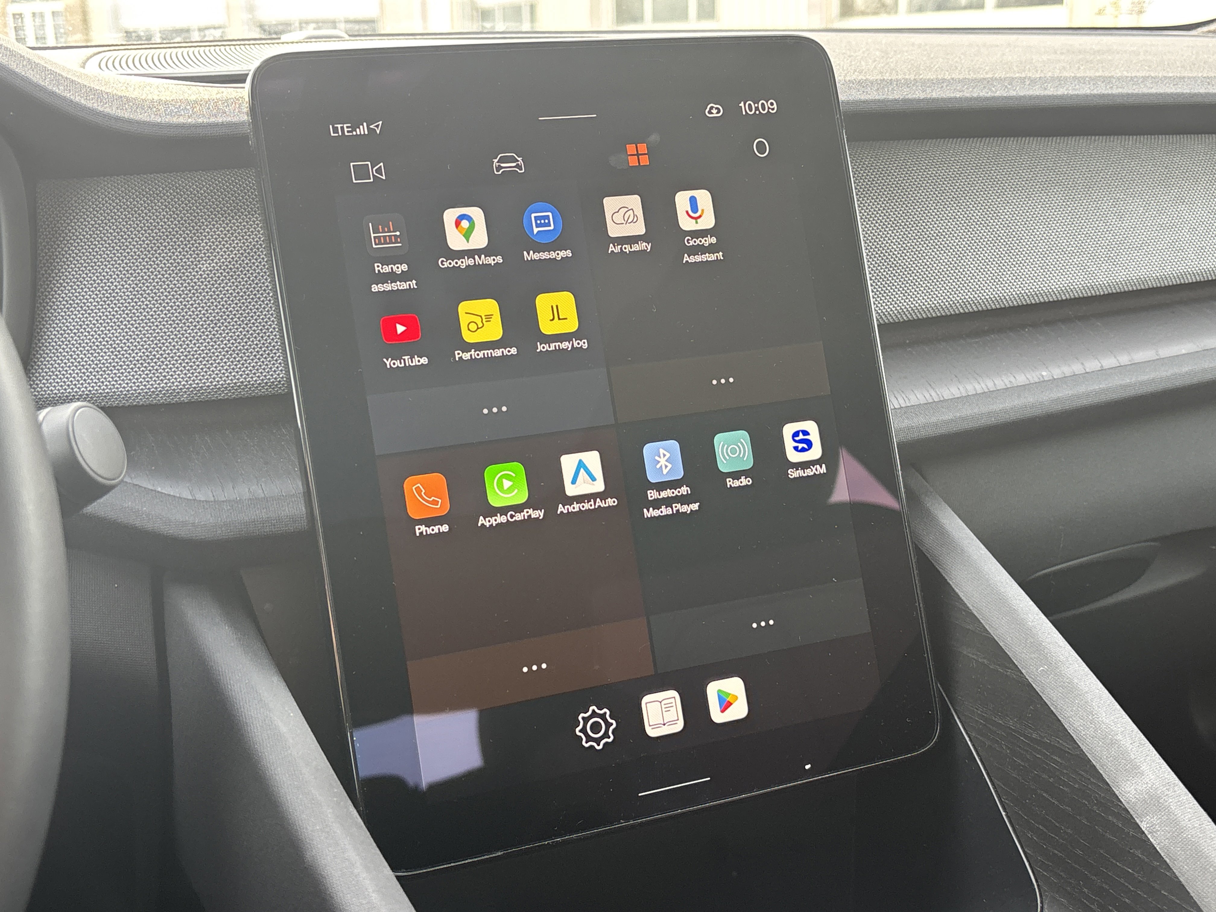 Used 2023 Polestar Polestar 2 image 19