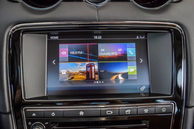 Used 2017 Jaguar XJ R-Sport image 18