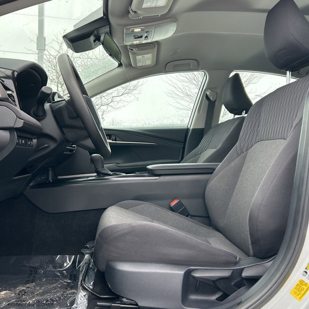 Used 2025 Toyota Camry LE image 25