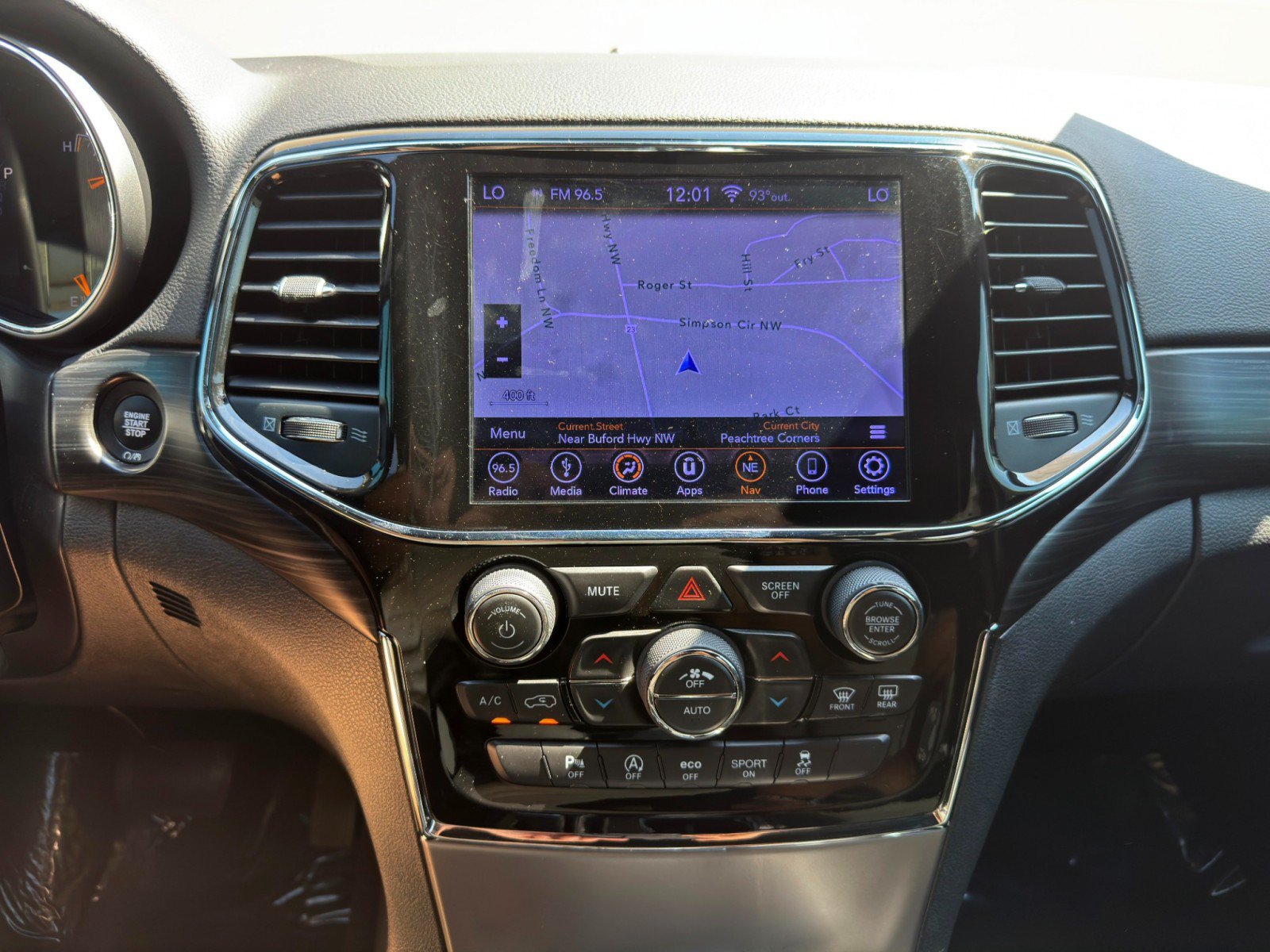 Used 2019 Jeep Grand Cherokee Laredo w/ 18" Wheel & 8.4" Radio Group AWD/4WD image 21