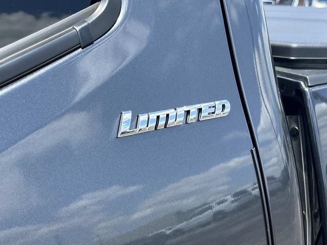 Used 2022 Toyota Tacoma Limited AWD/4WD image 11