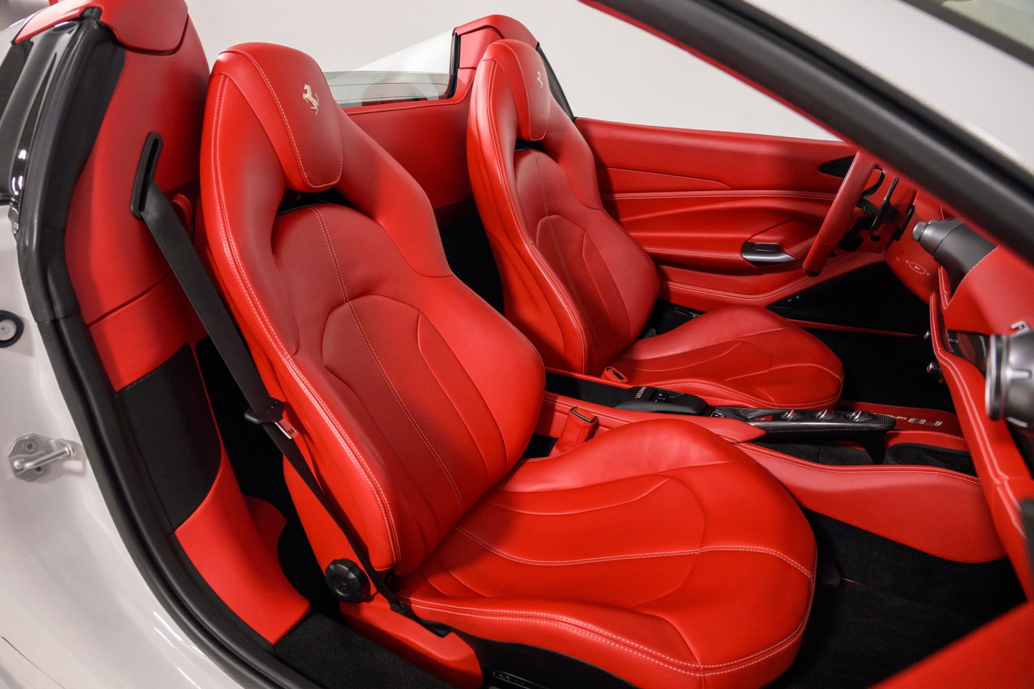 Certified 2023 Ferrari F8 Tributo RWD image 31