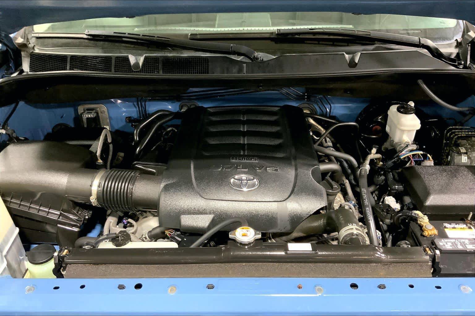 Used 2019 Toyota Tundra Limited w/ Limited Premium Package AWD/4WD image 32