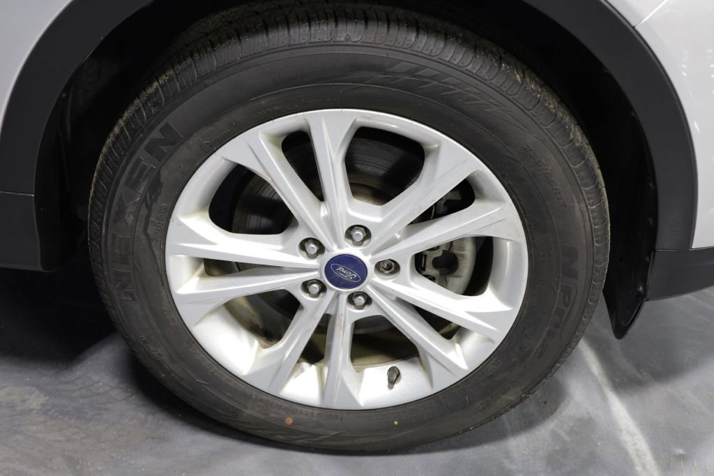 Used 2017 Ford Escape SE AWD/4WD image 34