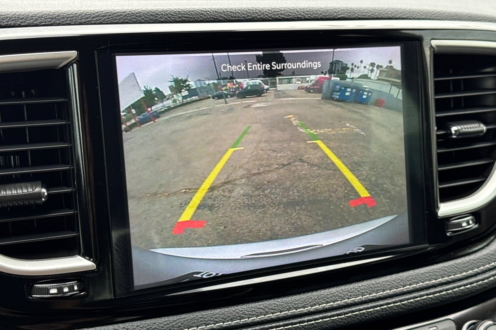 Used 2023 Chrysler Pacifica Touring-L FWD image 21