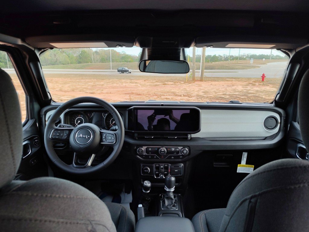 New 2026 Jeep Gladiator Sport AWD/4WD image 28