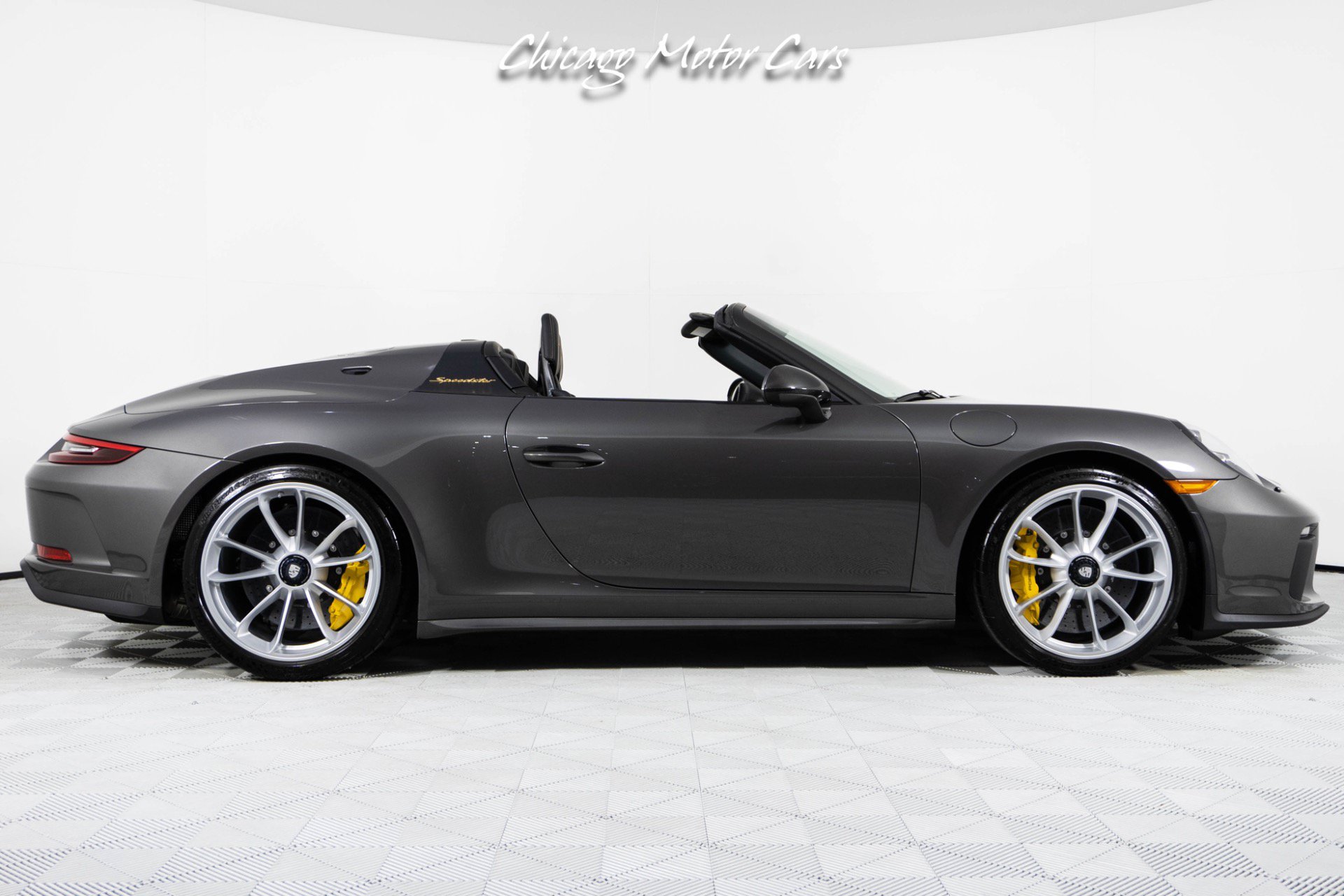 Used 2019 Porsche 911 Speedster RWD image 9