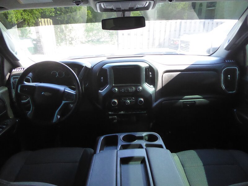 Used 2023 Chevrolet Silverado 2500 LT AWD/4WD image 9