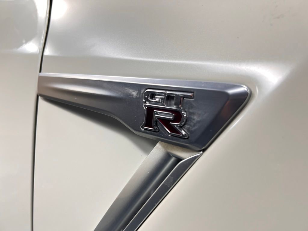 Used 2020 Nissan GT-R Premium image 7